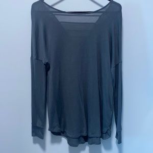 Lightweight sweater. Green/grey color.